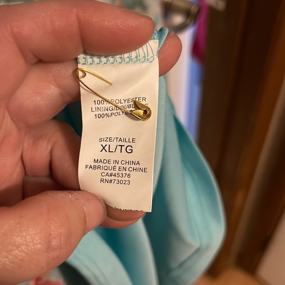 Flowered dress with belt - Picture 6 of 7